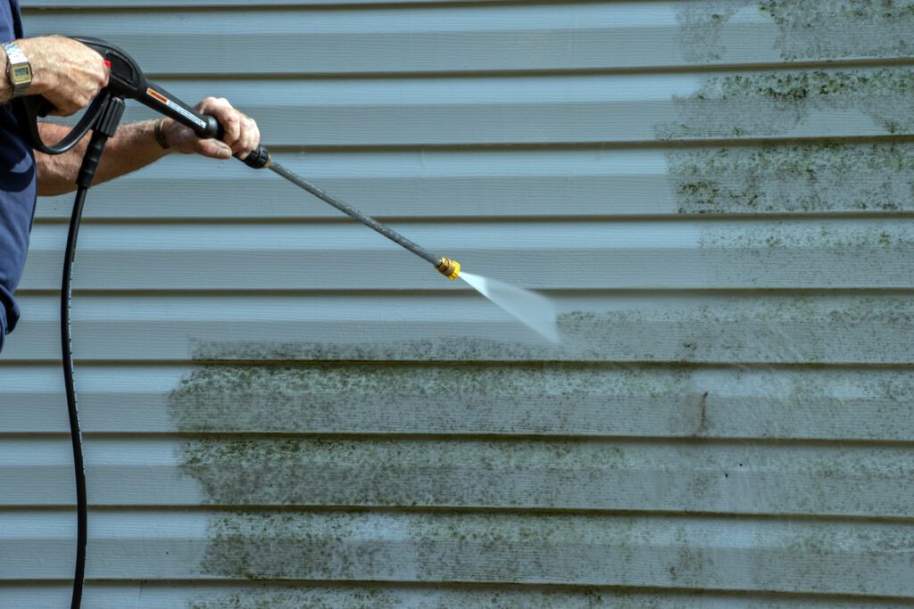 EXTERIOR CLEANING SERVICES: THE BENEFITS & WHAT YOU NEED TO KNOW