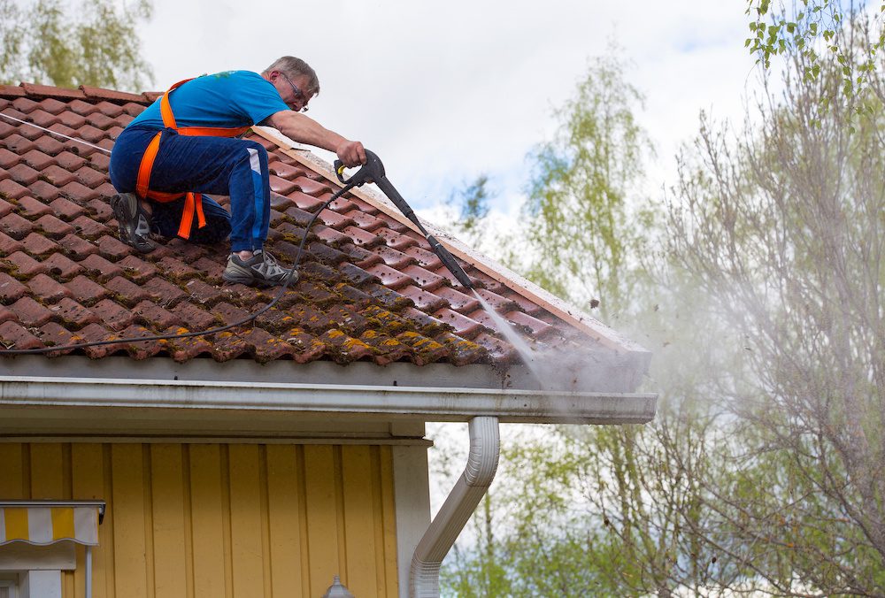 HOW TO KEEP YOUR GUTTERS CLEAN